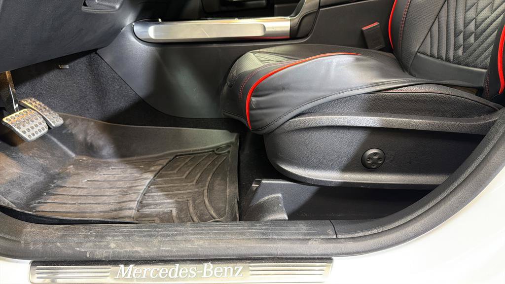 Used 2025 Mercedes-Benz GLB 250 image 19