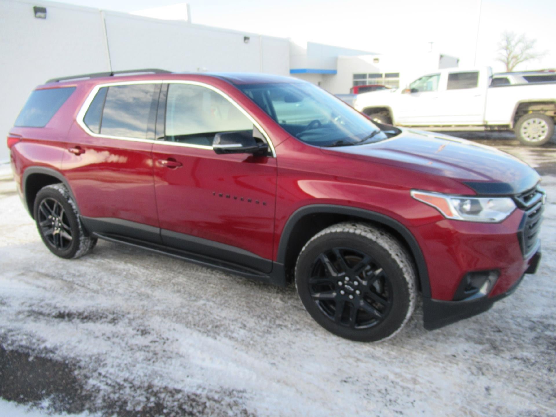 Used 2020 Chevrolet Traverse LT w/ LPO, Blackout Package image 3