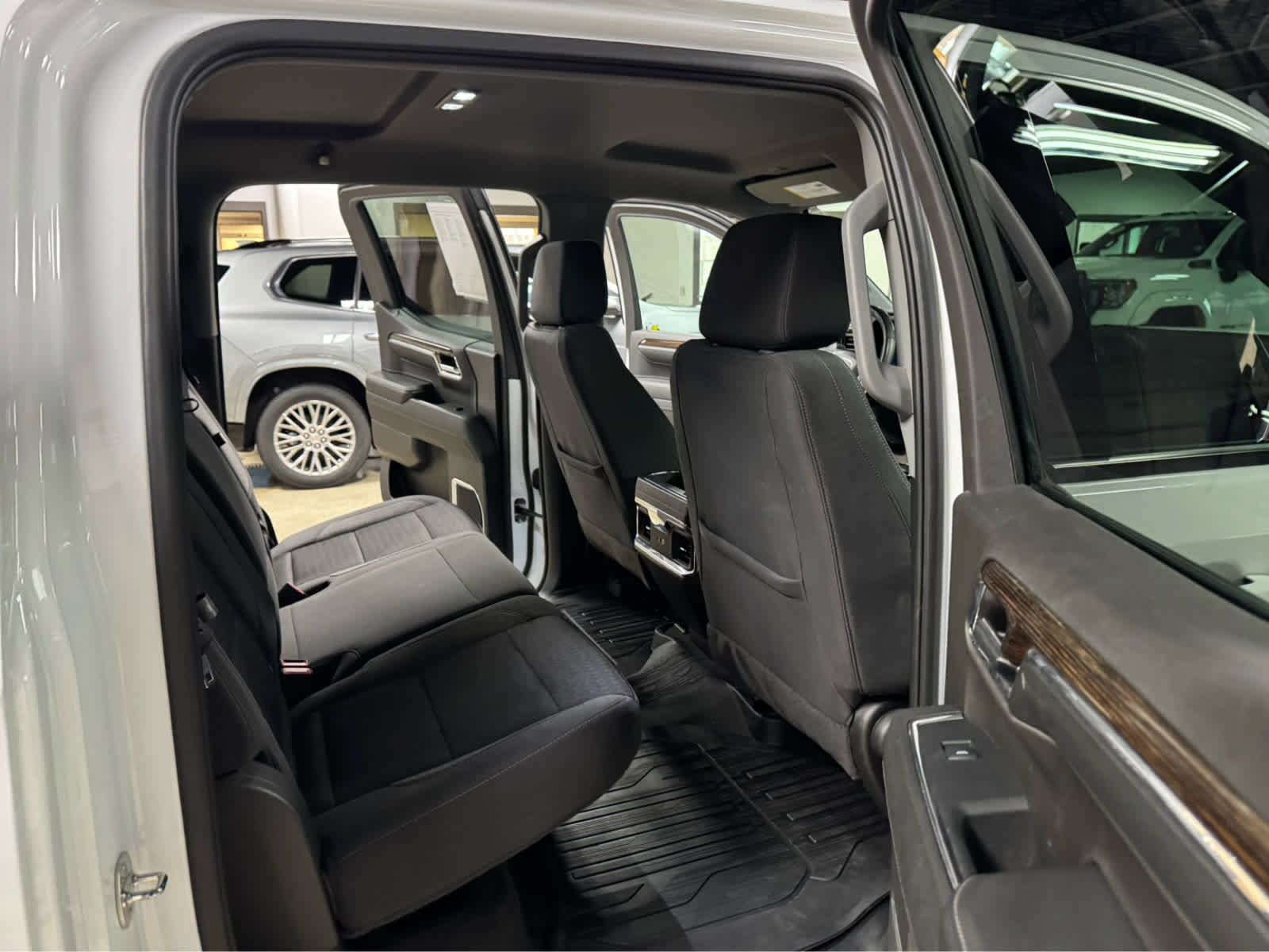 Certified 2024 GMC Sierra 1500 Elevation w/ Preferred Package image 12