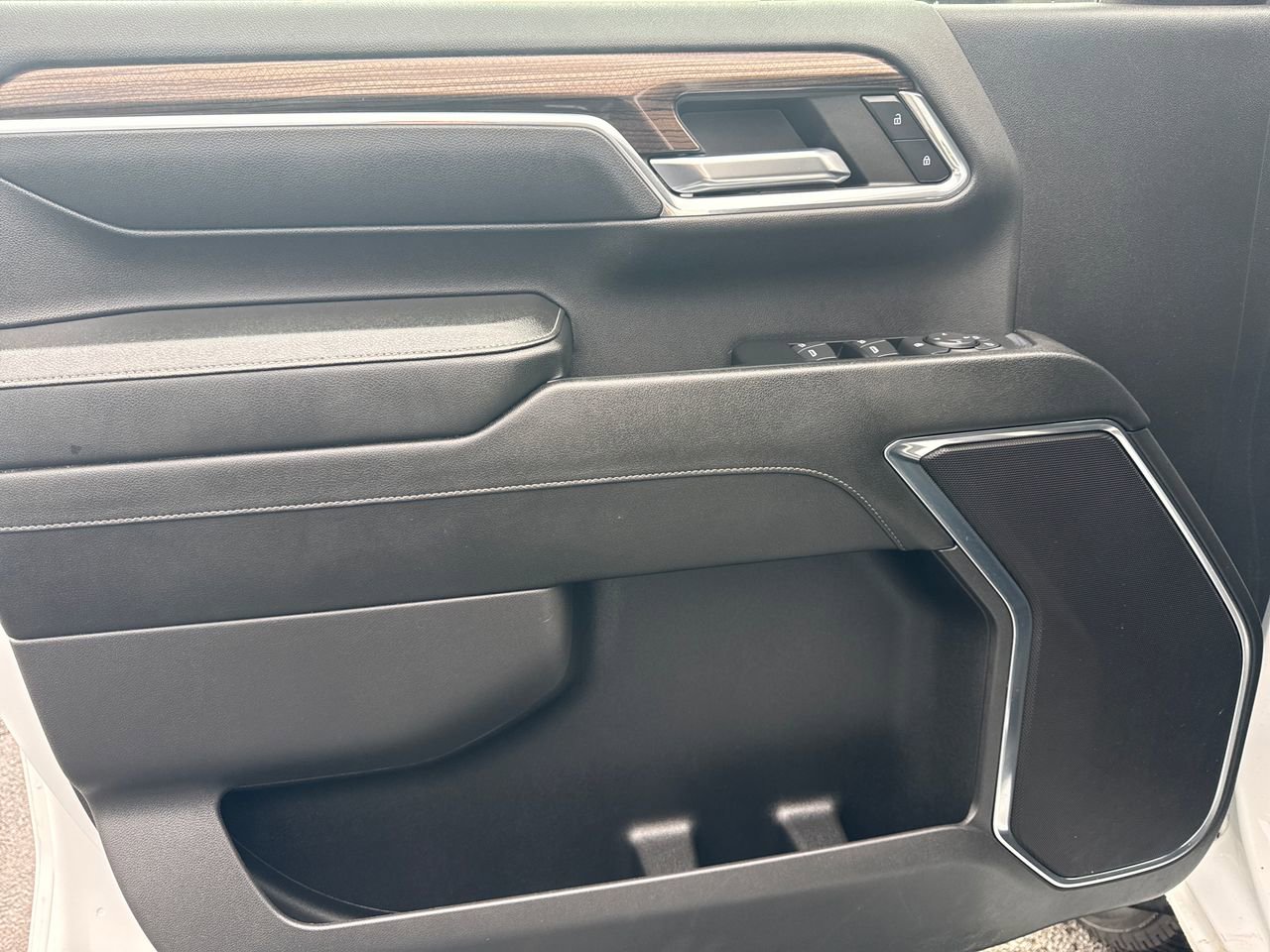 Used 2024 Chevrolet Silverado 3500 LT image 16