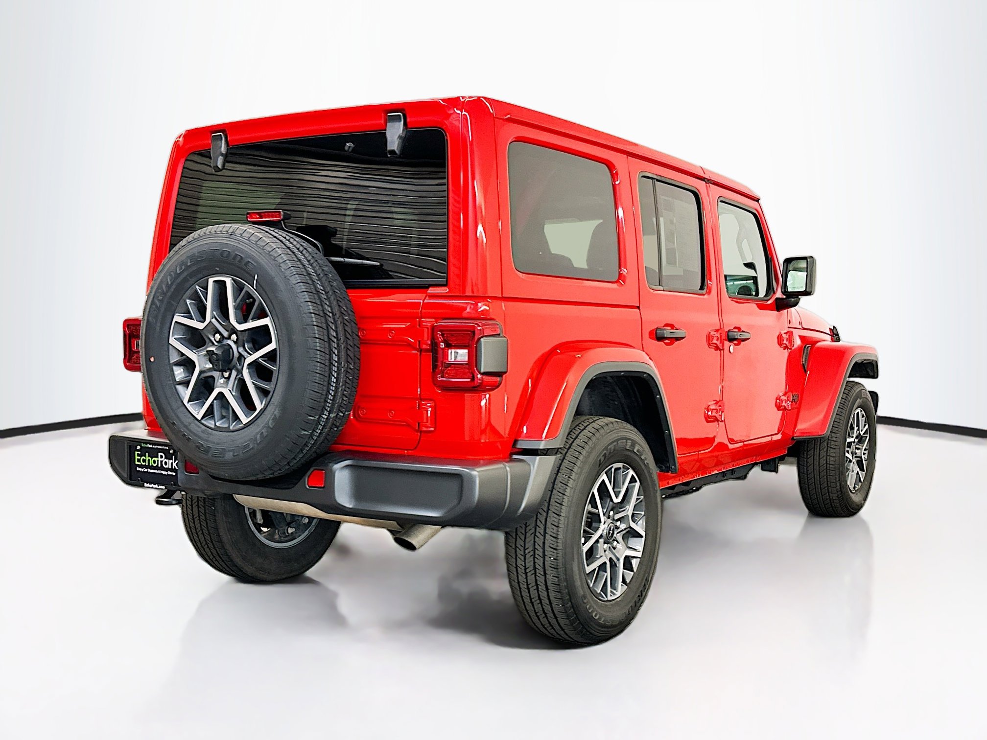 Used 2025 Jeep Wrangler Sahara image 9
