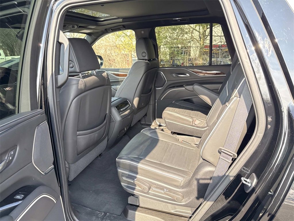Used 2021 Cadillac Escalade Premium Luxury image 19