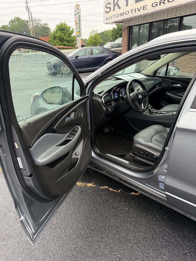 Used 2020 Buick Envision Essence FWD image 18