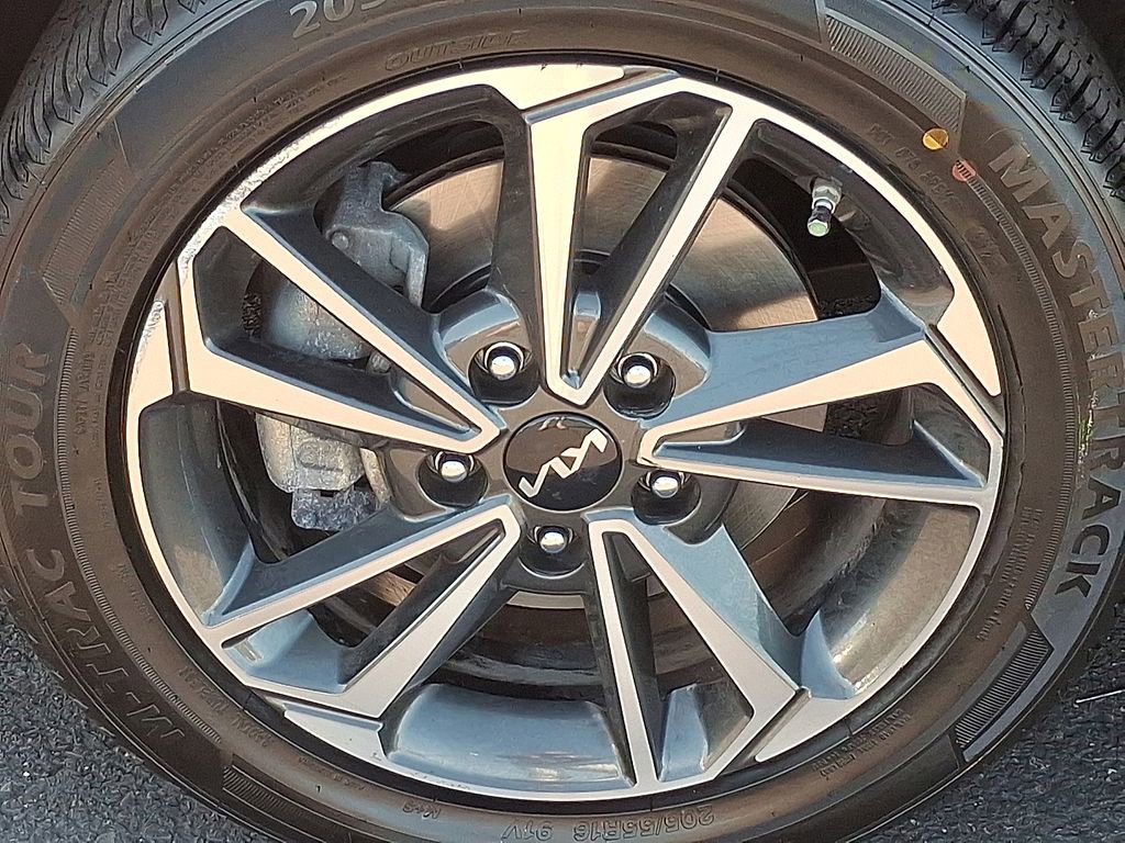 Certified 2023 Kia Forte LXS w/ LXS Technology Package FWD image 10
