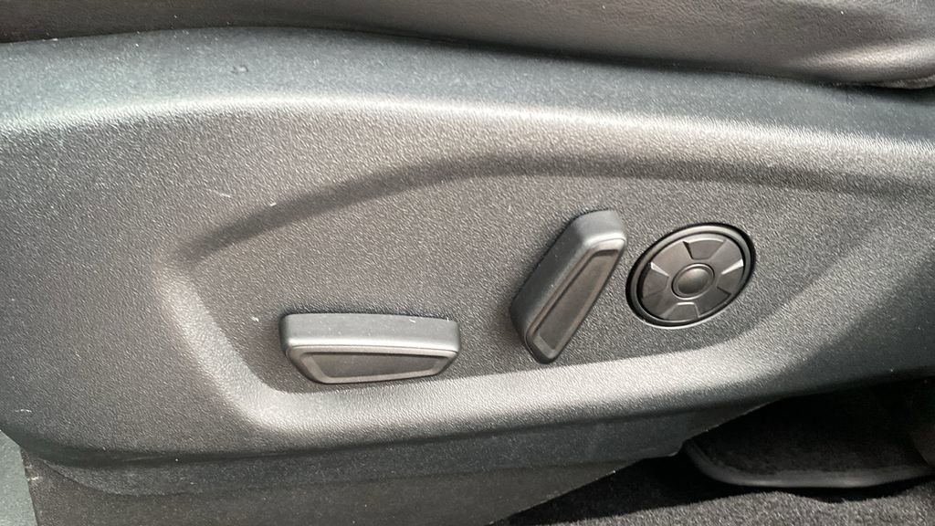 Used 2019 Ford Explorer Platinum image 19