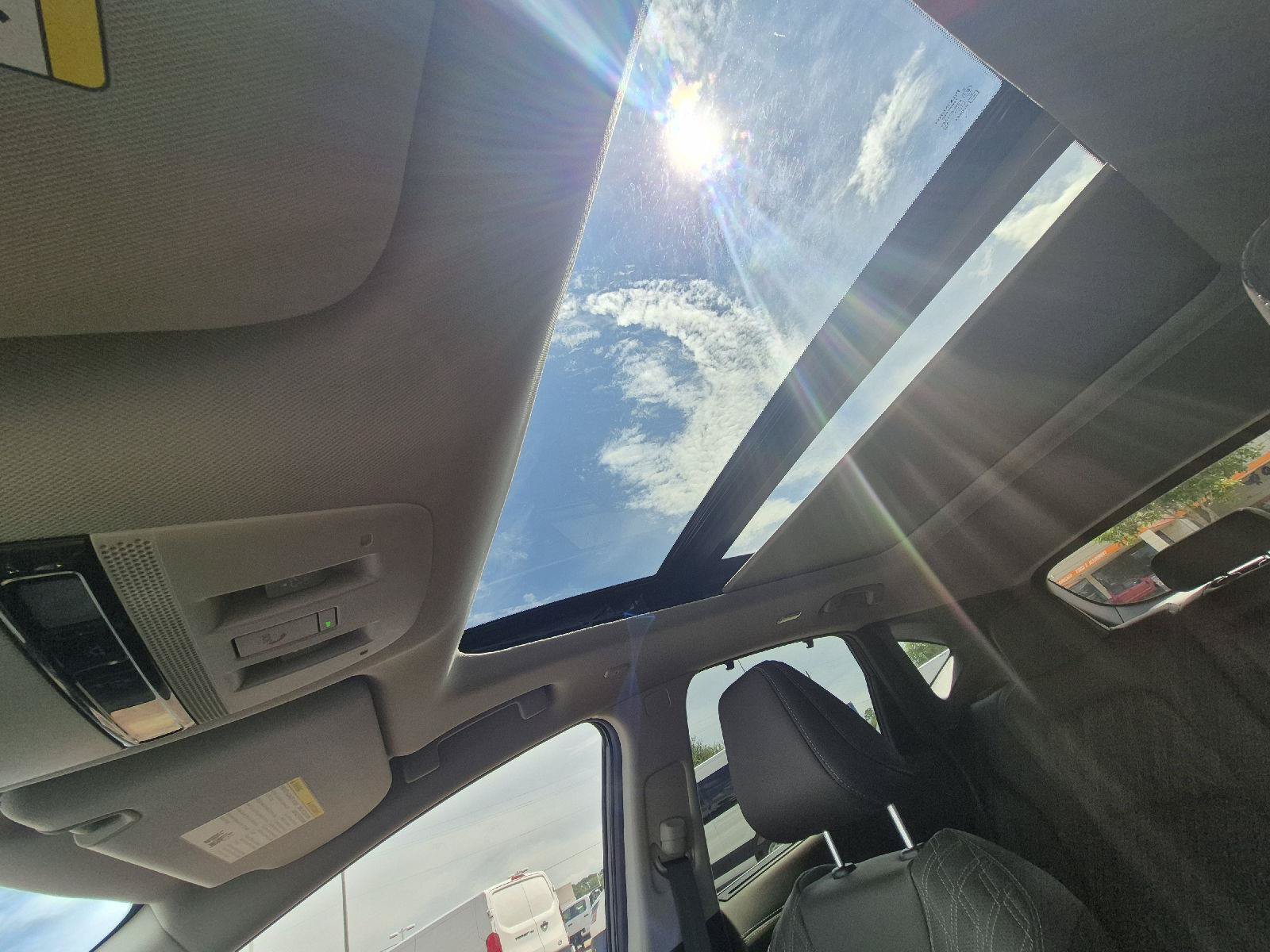 Used 2025 Nissan Murano Platinum AWD/4WD image 3