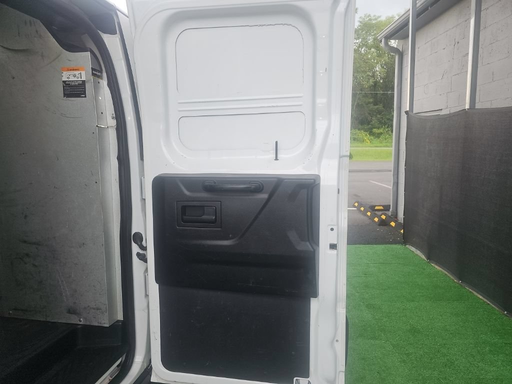 Used 2018 Ford Transit 250 130 Low Roof RWD image 27