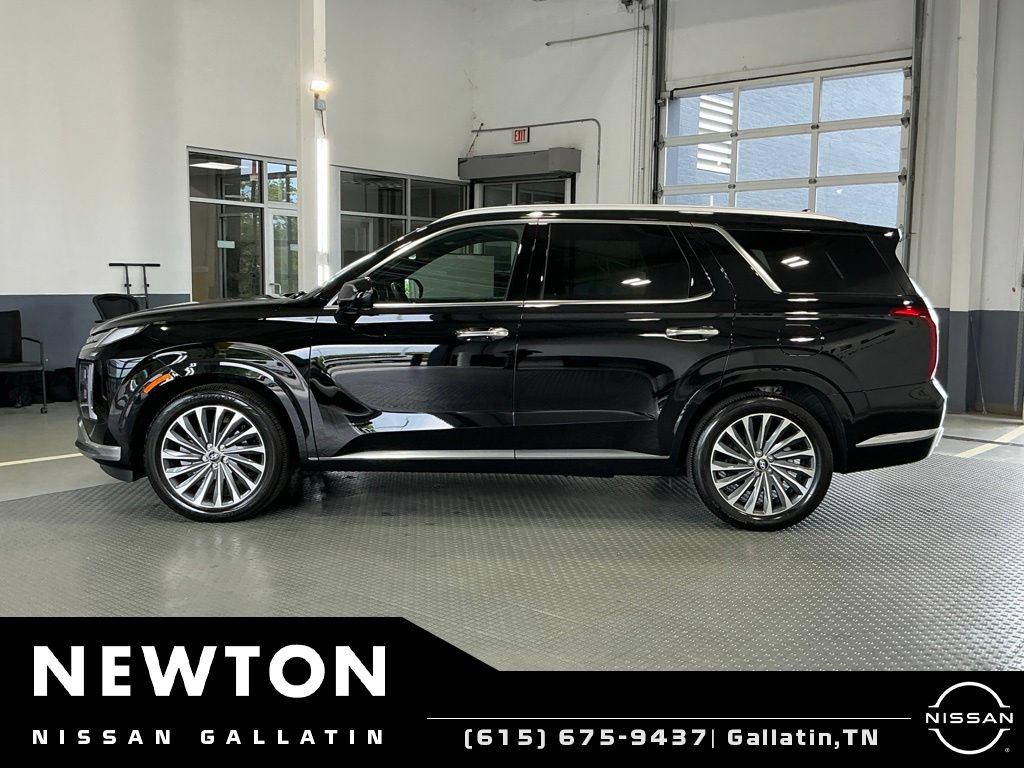 Used 2024 Hyundai Palisade Calligraphy FWD image 3