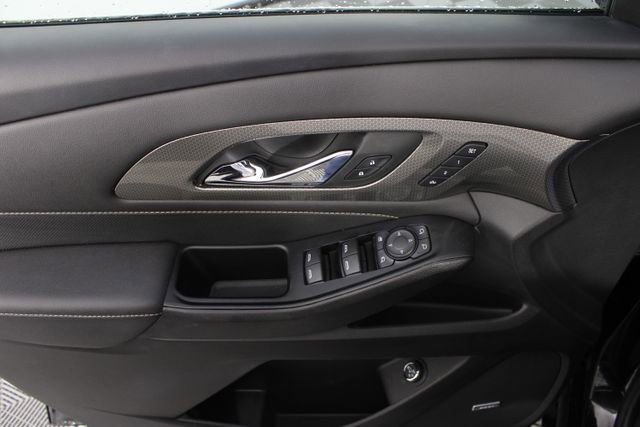 Used 2023 Chevrolet Traverse Premier image 17