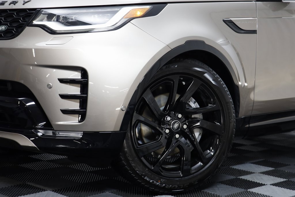 New 2025 Land Rover Discovery Dynamic SE image 4