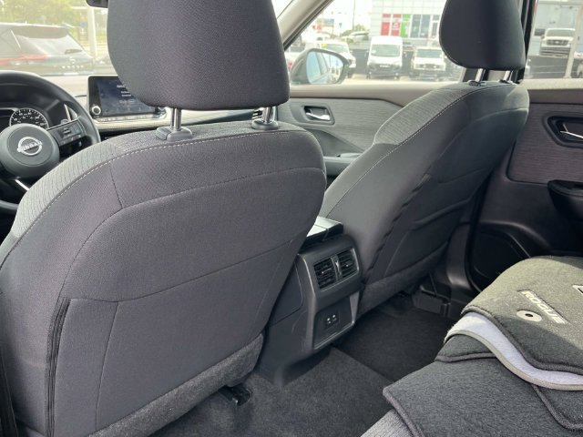 Used 2023 Nissan Rogue SV AWD/4WD image 19