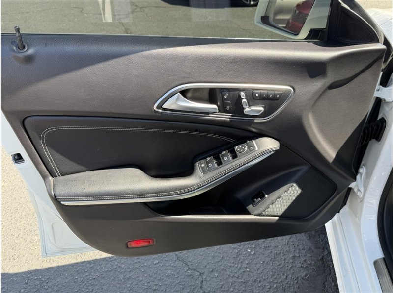 Used 2018 Mercedes-Benz CLA 250 image 15