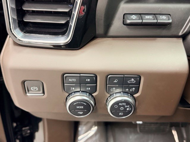 Certified 2022 GMC Sierra 1500 Denali w/ Technology Package AWD/4WD image 17