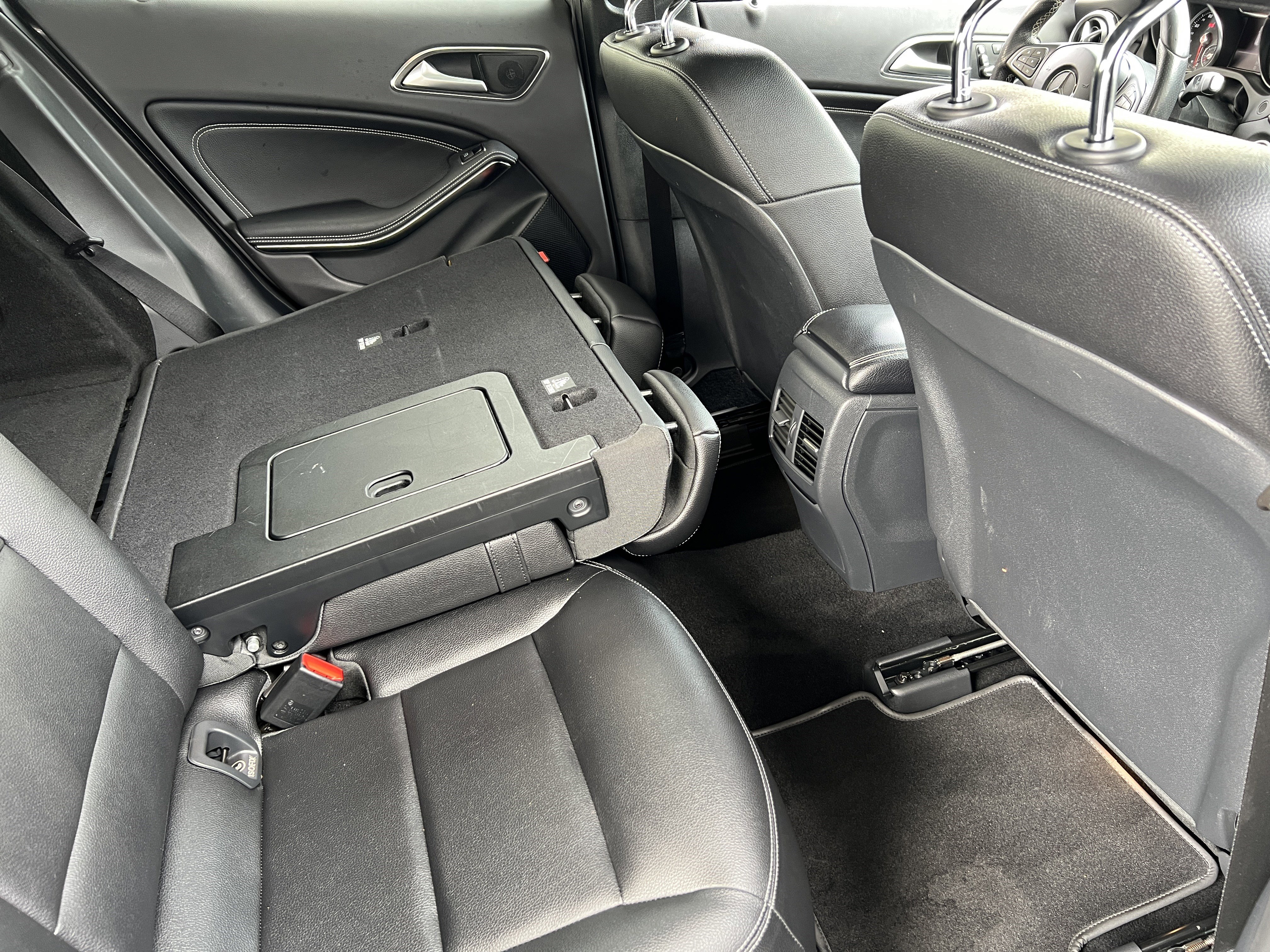 Used 2018 Mercedes-Benz GLA 250 4MATIC image 21