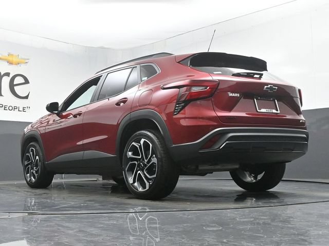 Used 2025 Chevrolet Trax RS FWD image 5