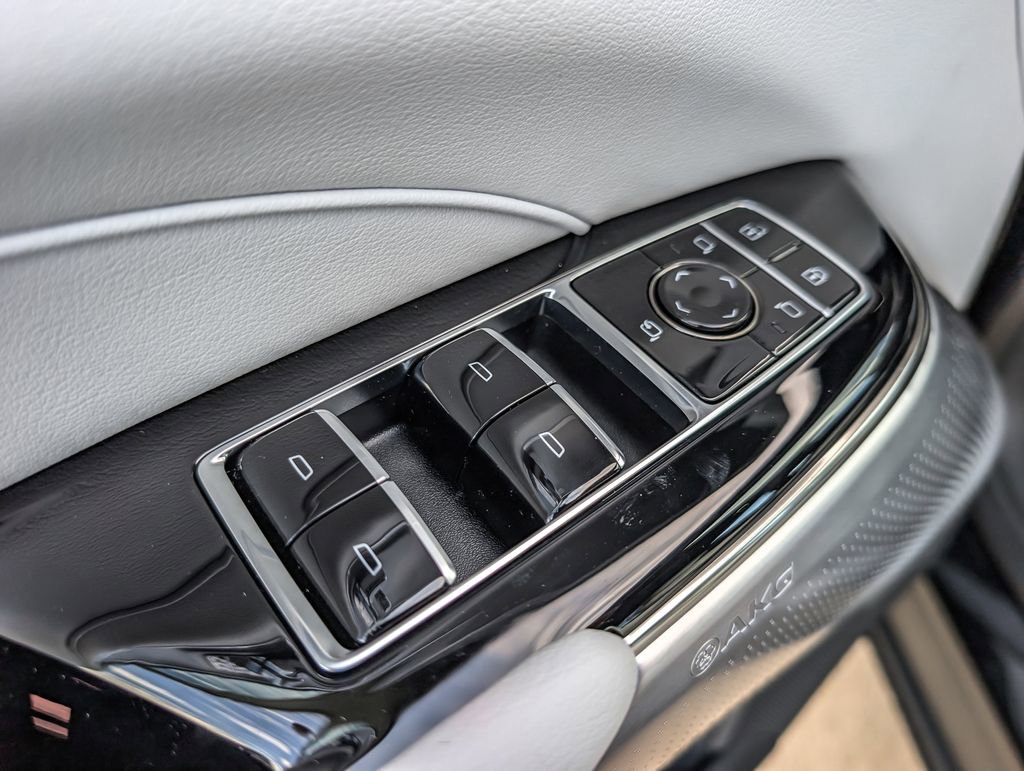 New 2026 Cadillac Lyriq Premium Luxury AWD/4WD image 12