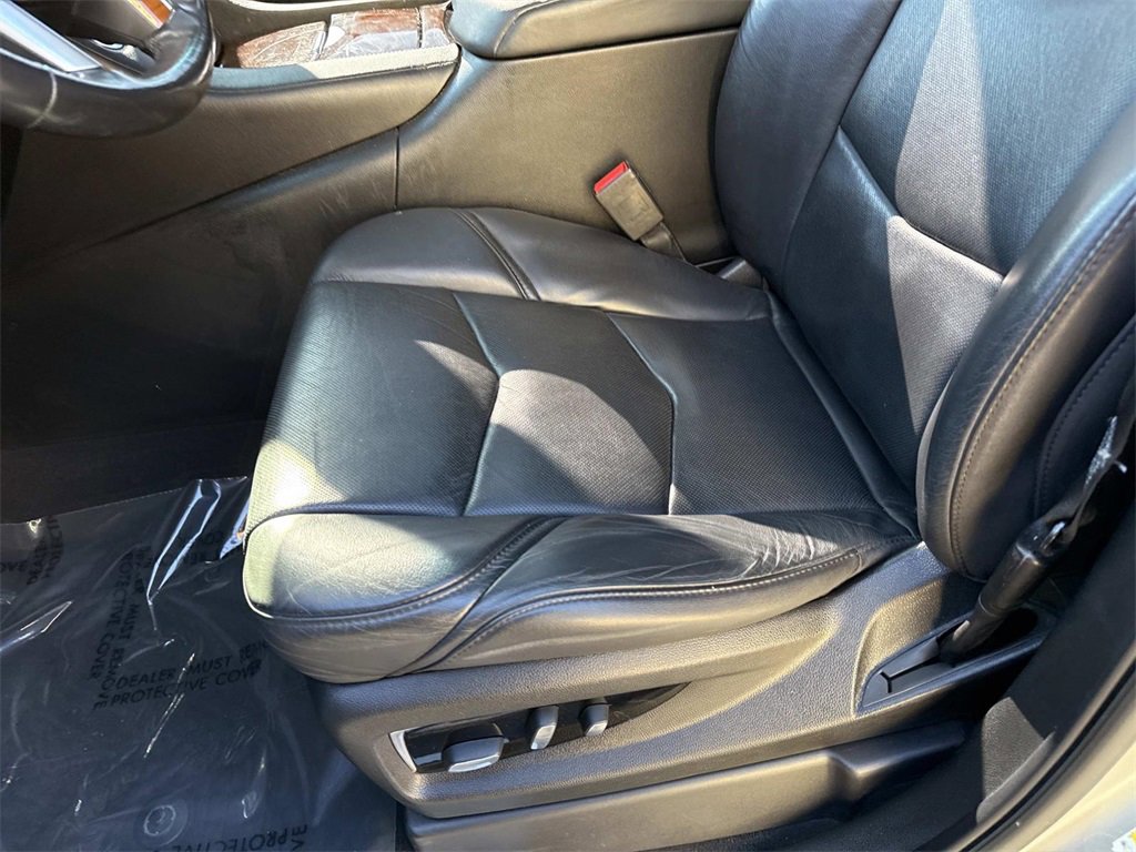 Used 2018 Cadillac Escalade ESV Premium Luxury image 17
