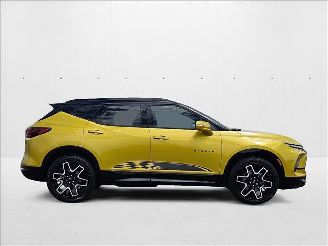 Used 2023 Chevrolet Blazer RS w/ Driver Confidence II Package image 4