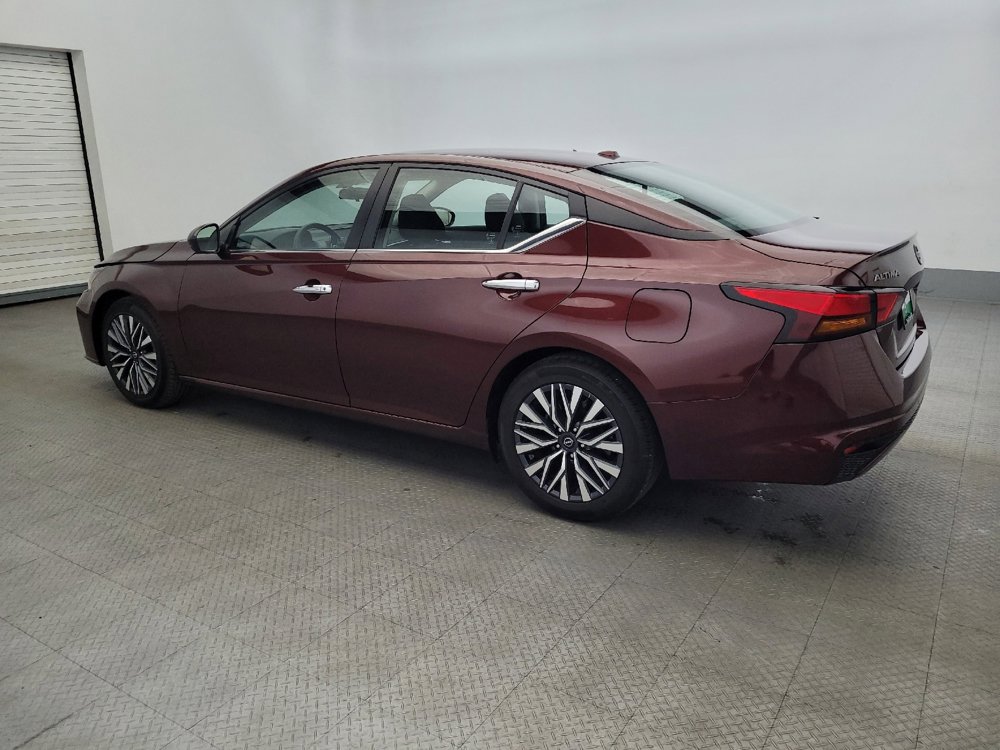 Used 2024 Nissan Altima 2.5 SV image 3