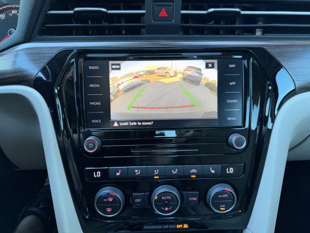 Used 2020 Volkswagen Passat 2.0T SEL image 20