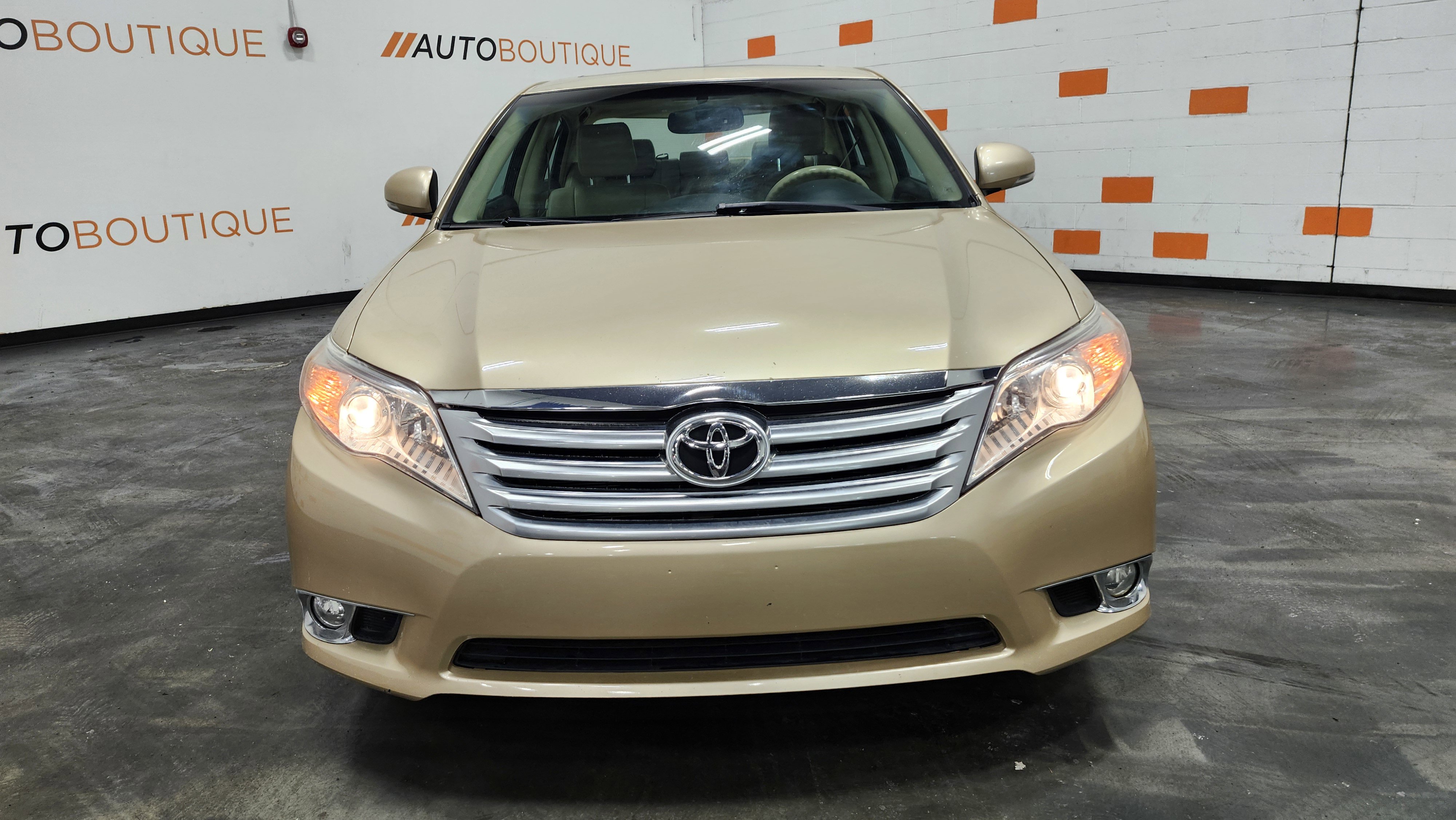 Used 2011 Toyota Avalon image 10