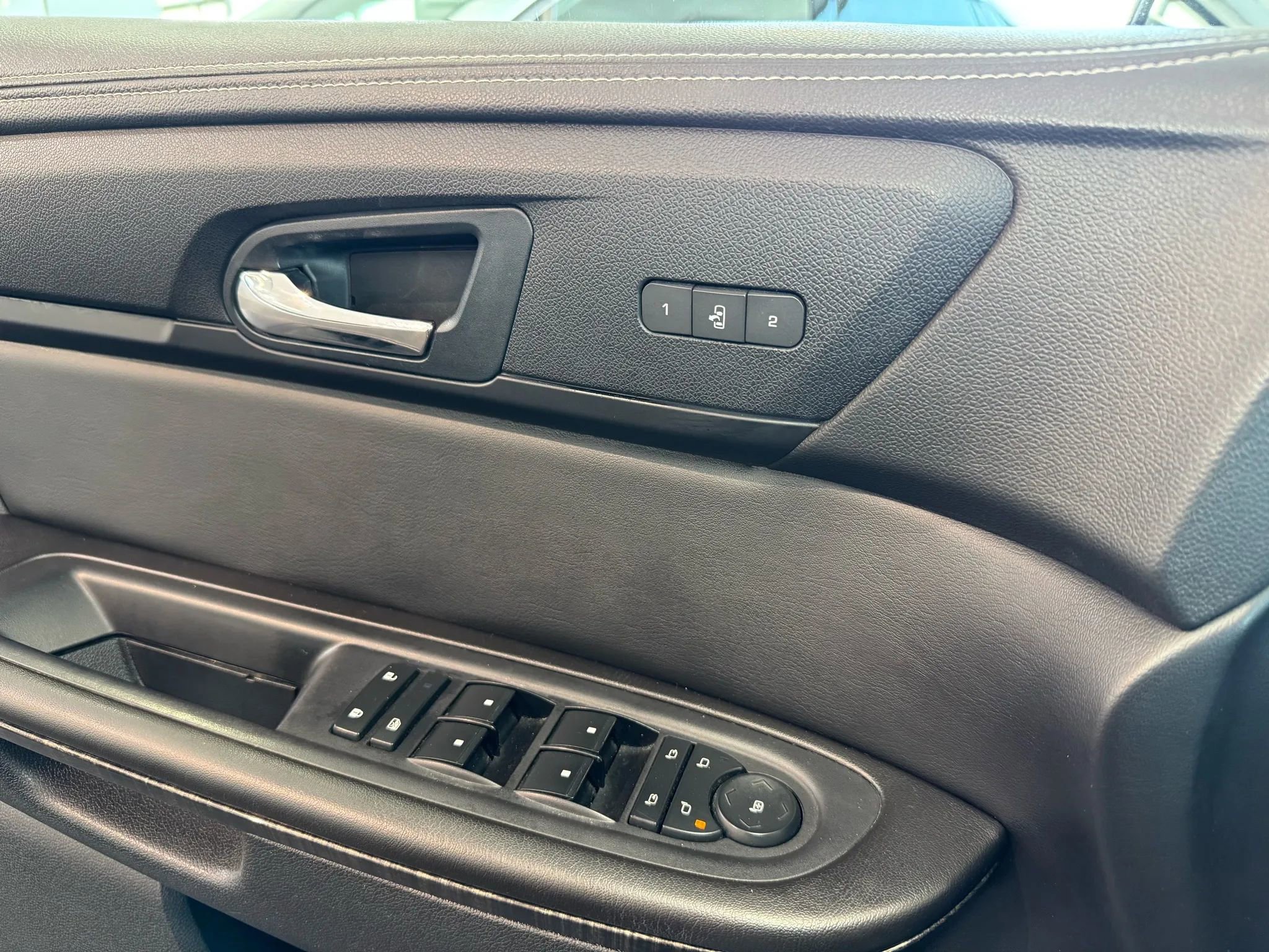 Used 2017 GMC Acadia Limited SLT image 13