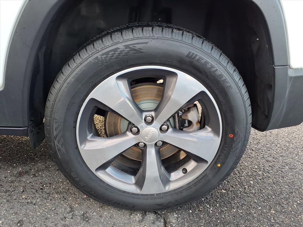 Used 2019 Jeep Cherokee Limited image 17