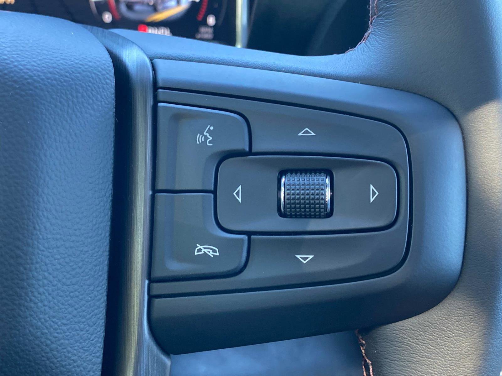 Used 2025 GMC Sierra 2500 AT4X w/ AT4X AEV Edition image 30