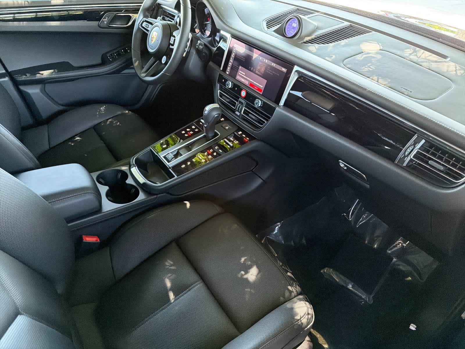 New 2026 Porsche Macan AWD/4WD image 17