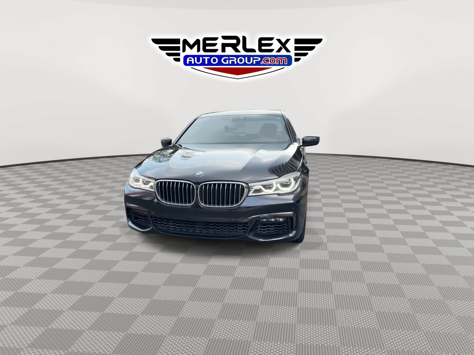 Used 2018 BMW 750i w/ Executive Package RWD image 3