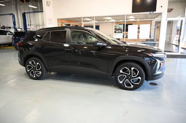New 2026 Chevrolet Trax RS w/ Driver Confidence Package FWD image 4