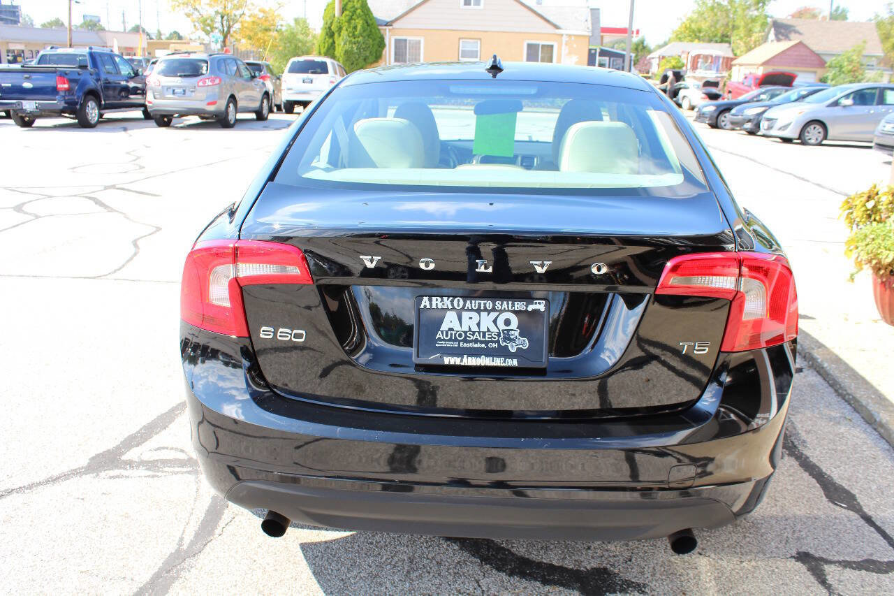Used 2012 Volvo S60 T5 w/ Climate Pkg image 8