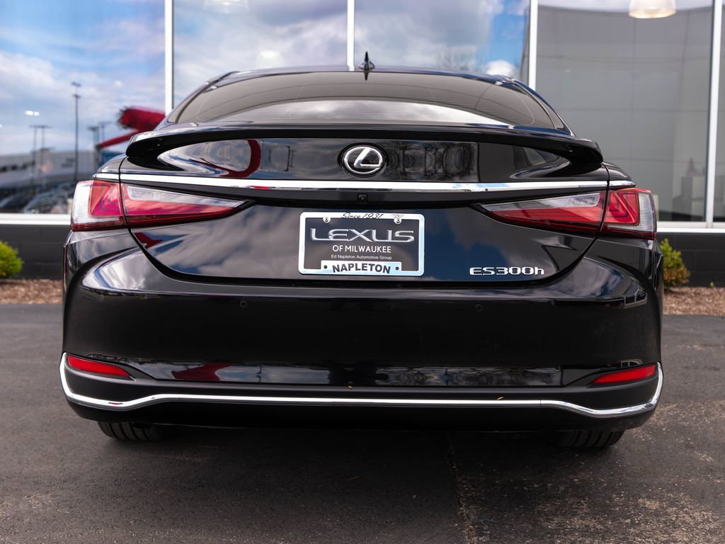 Used 2025 Lexus ES 300h w/ Premium Package FWD image 8
