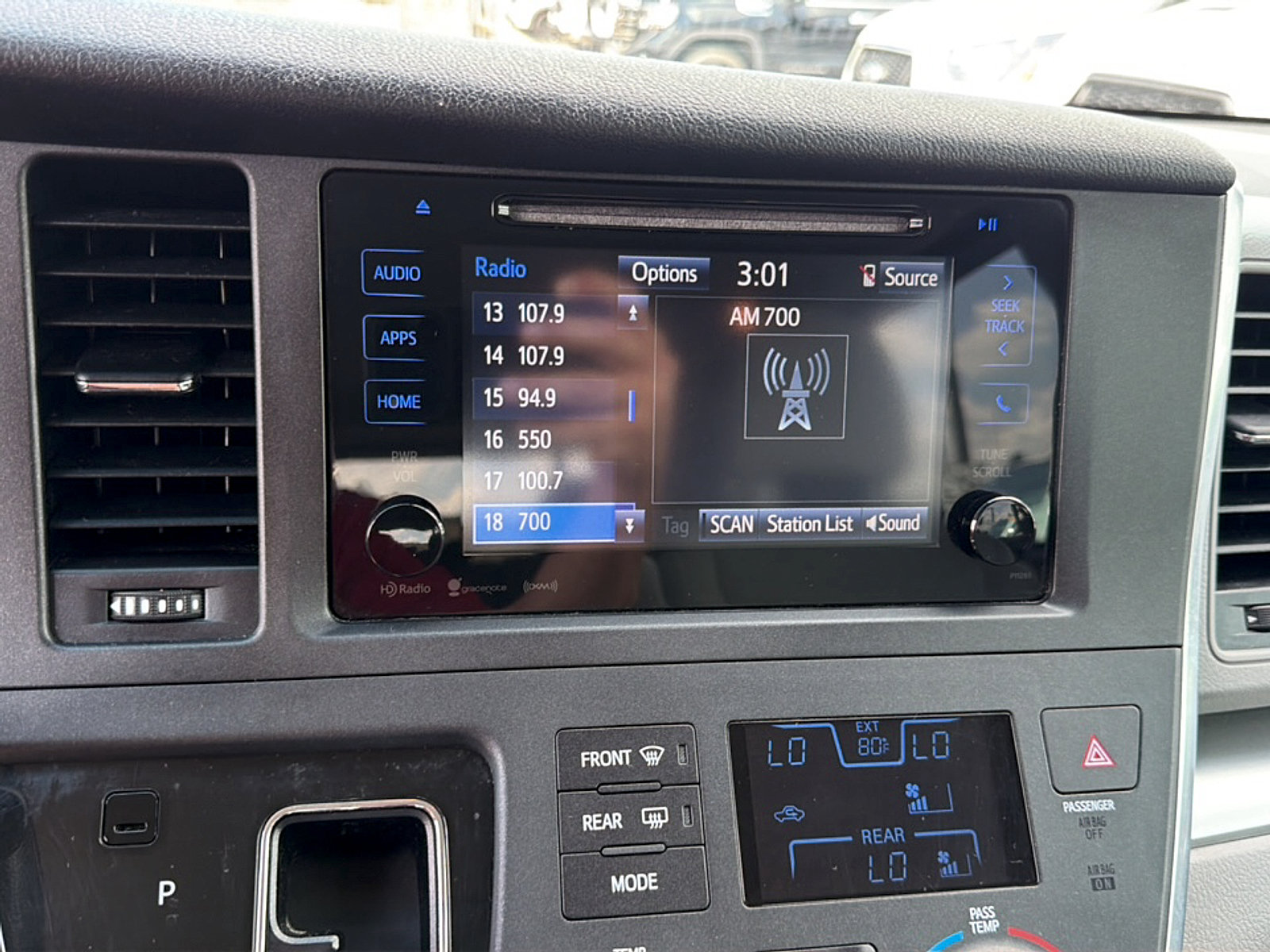 Used 2017 Toyota Sienna LE FWD image 21
