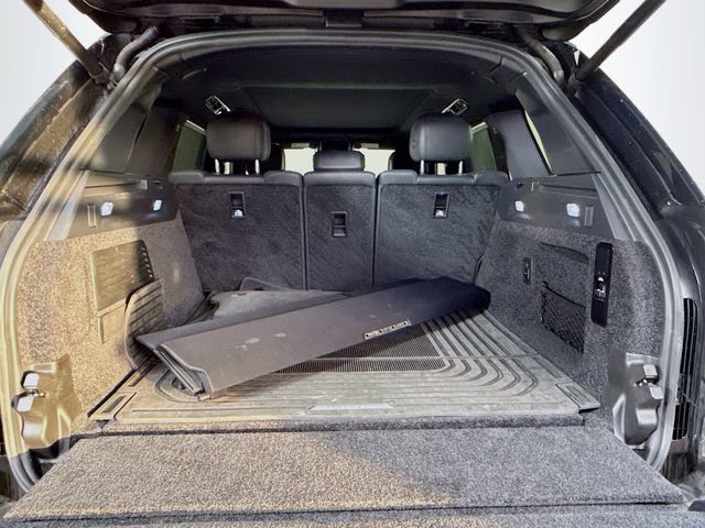 Certified 2025 Land Rover Range Rover SE image 28