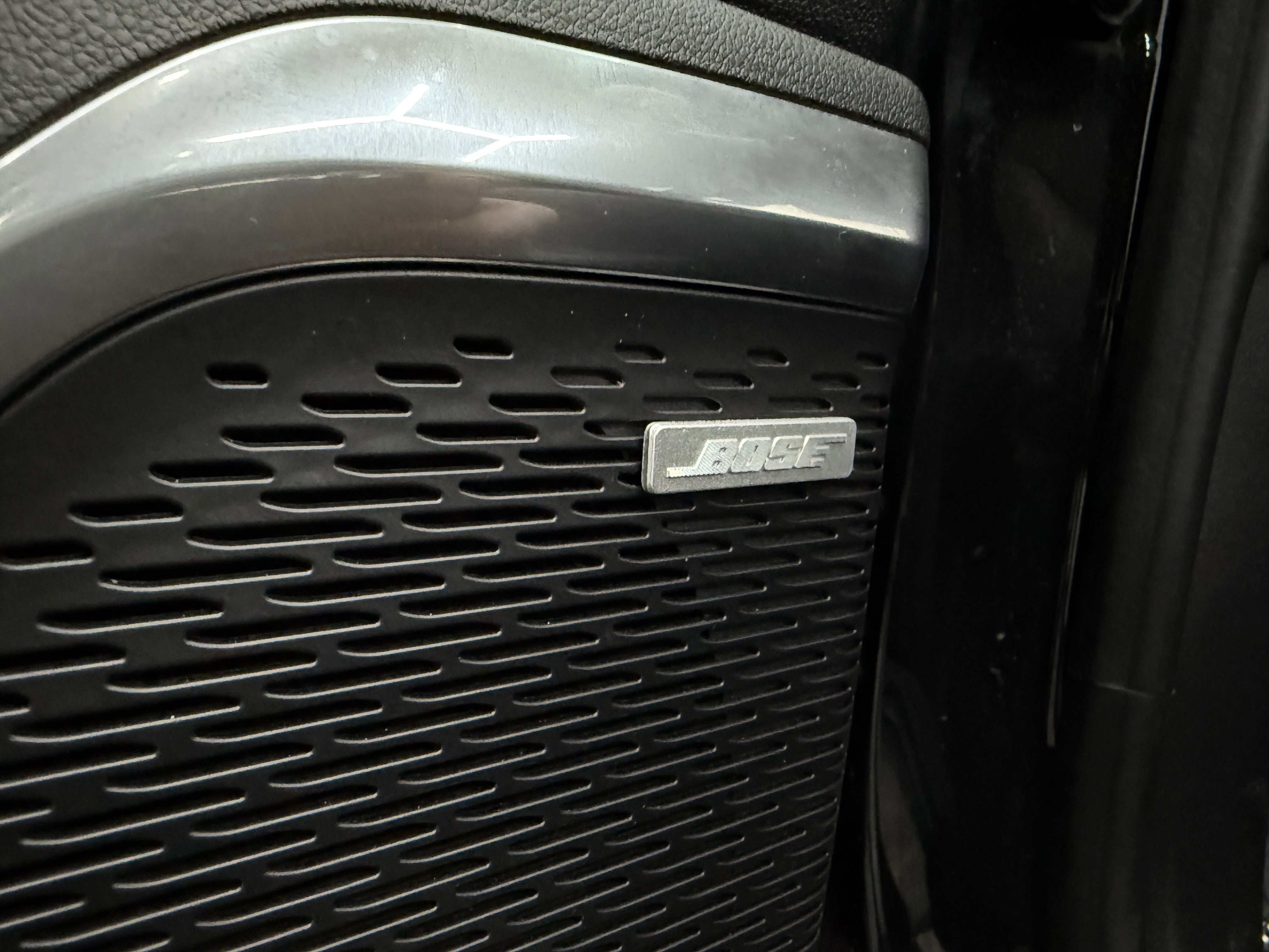 Used 2024 Chevrolet Traverse RS image 11