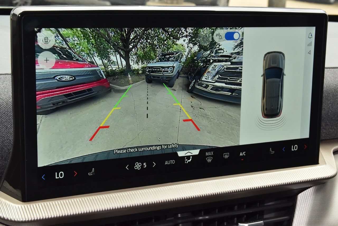 Certified 2025 Ford Explorer Active RWD image 29