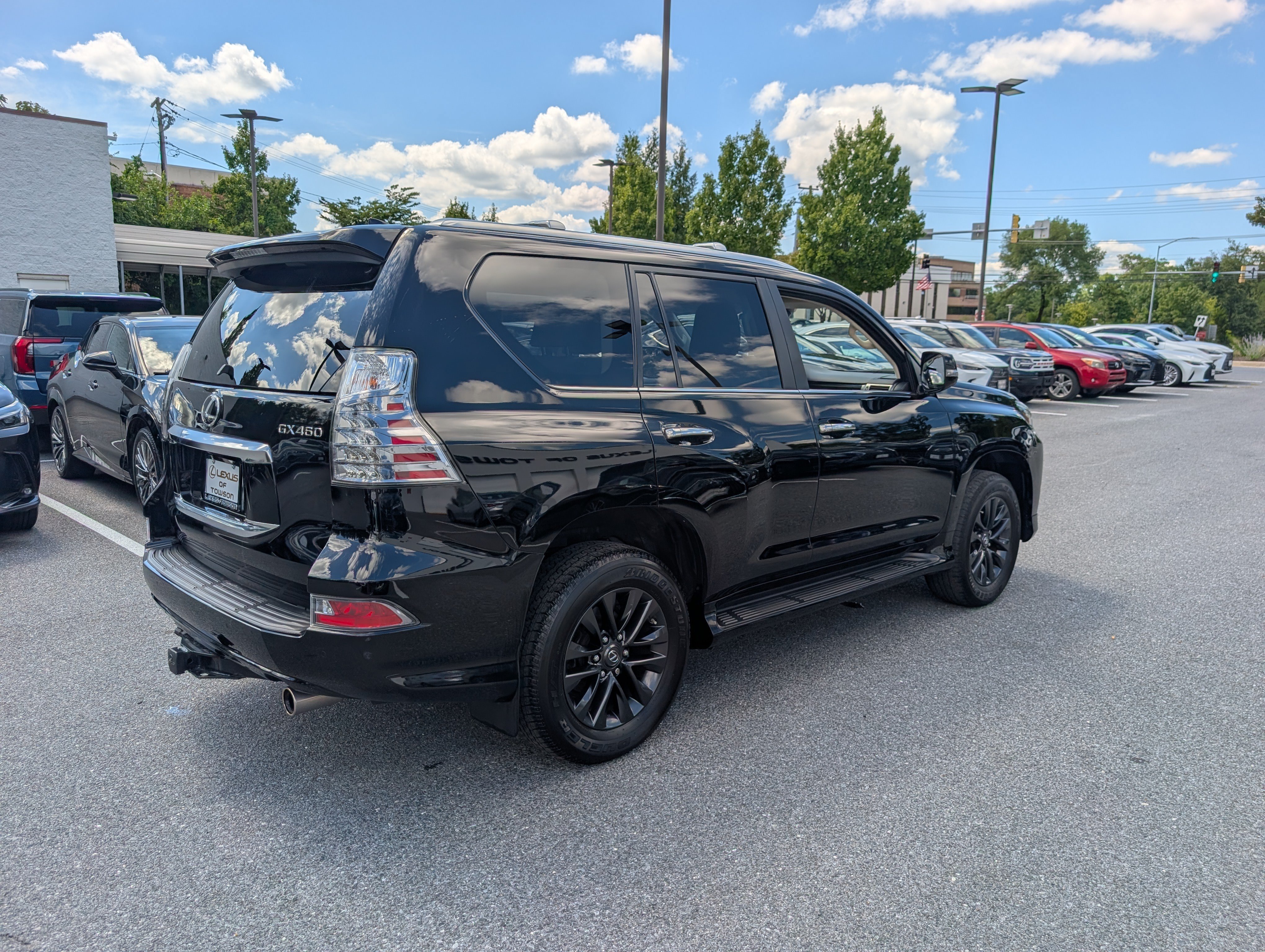 Used 2023 Lexus GX 460 Premium w/ Premium Package AWD/4WD image 3