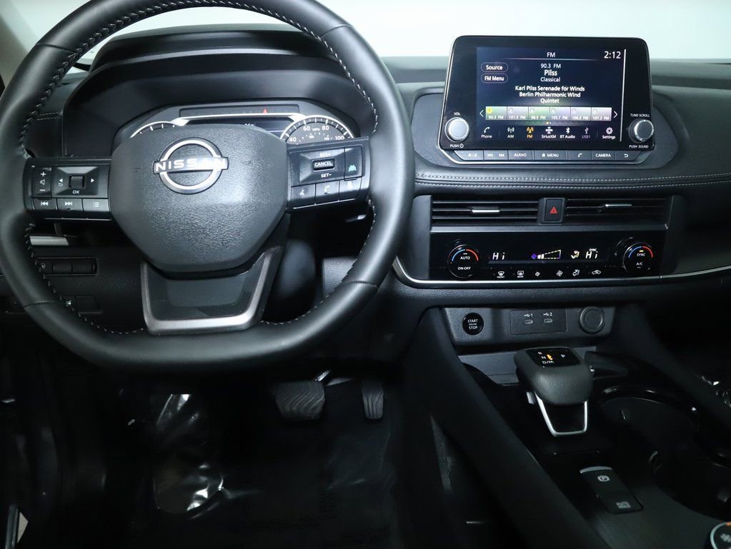 Used 2025 Nissan Rogue SV image 27