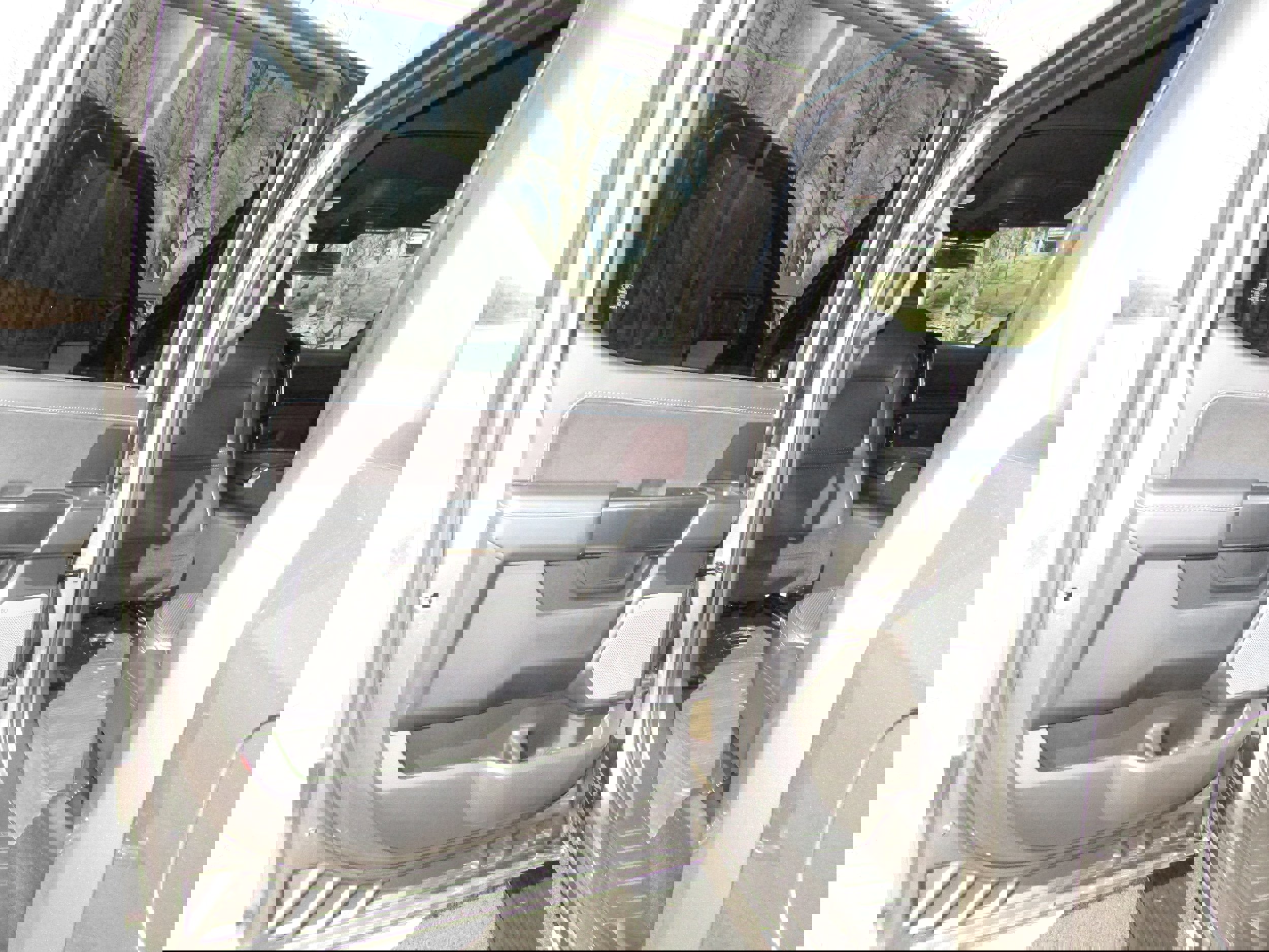 Used 2024 Ford F150 Platinum w/ FX4 Off-Road Package image 15