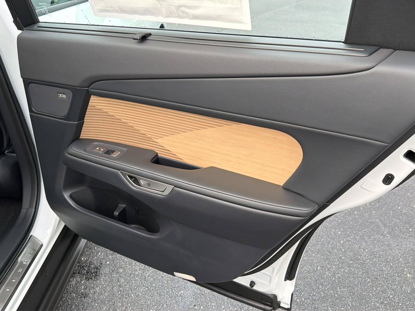 New 2026 Lexus ES 350e w/ Accessory Package (Z2) FWD image 15