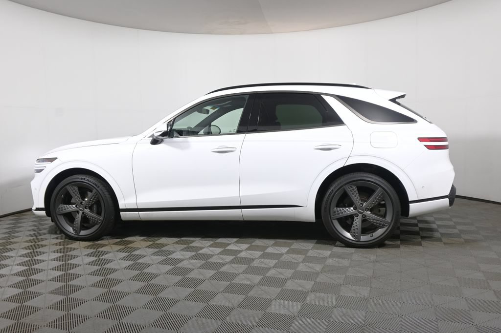 Used 2023 Genesis GV70 2.5T w/ Sport Prestige Package AWD/4WD image 2