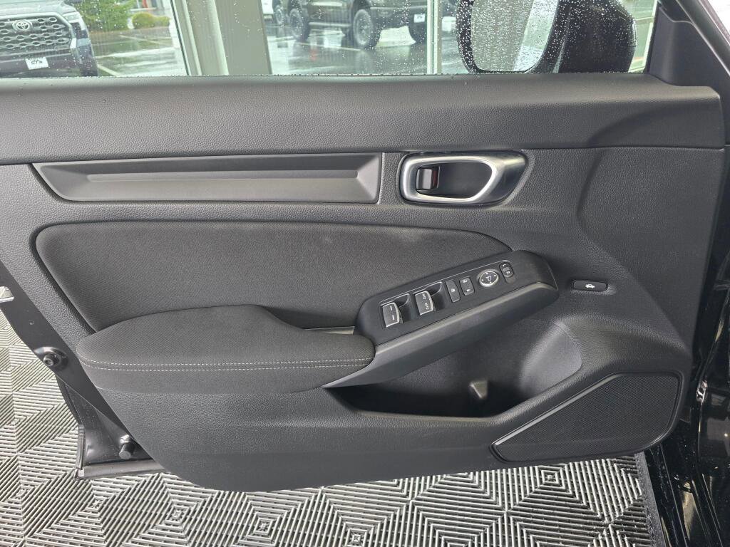 Used 2025 Honda Civic Sport image 19