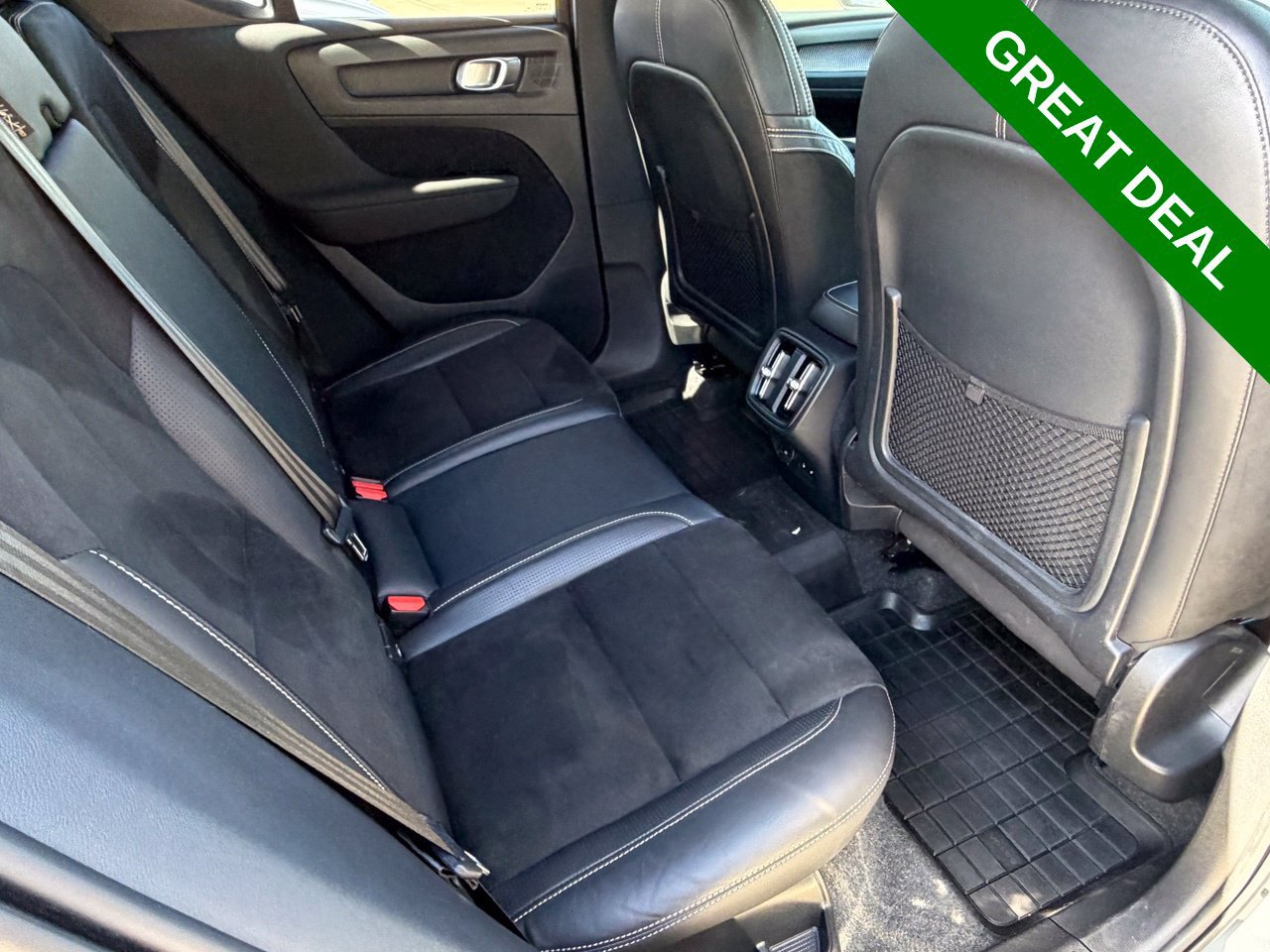 Used 2021 Volvo XC40 T5 R-Design w/ Advanced Package AWD/4WD image 34