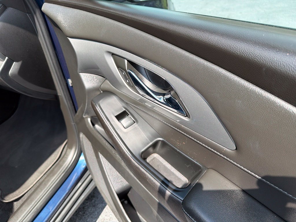 Used 2023 Chevrolet Traverse LT FWD image 30