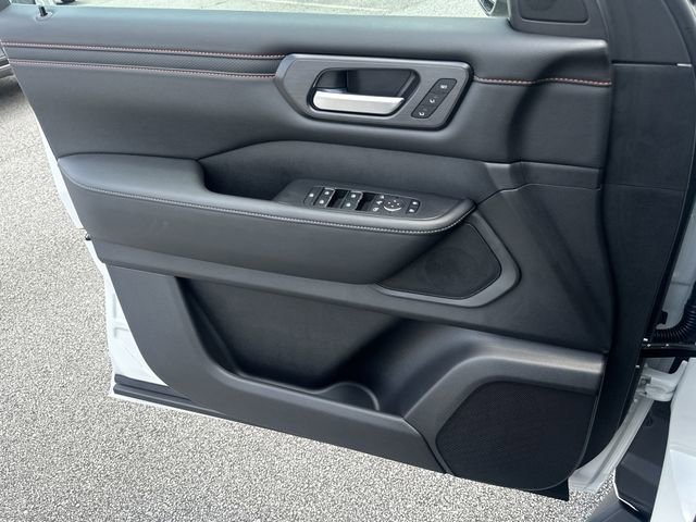 New 2025 Nissan Armada PRO-4X w/ Pro-4X Premium Package image 22