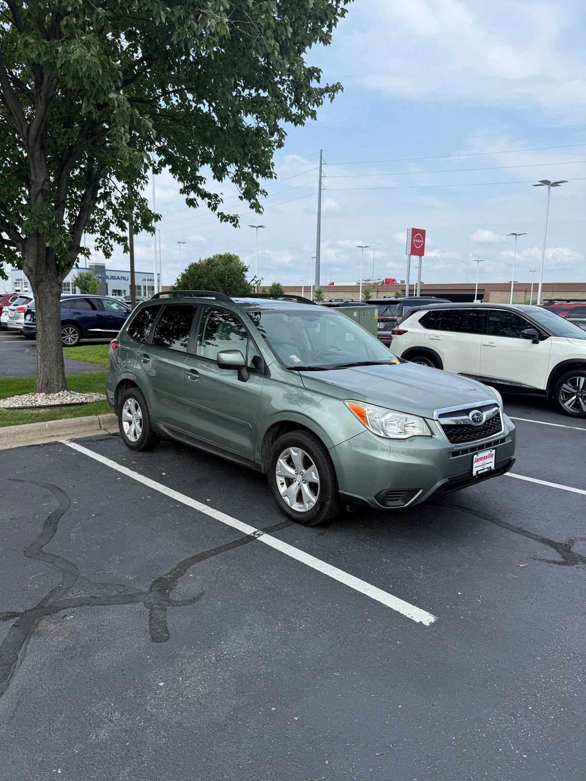 Used 2015 Subaru Forester 2.5i Premium AWD/4WD image 3