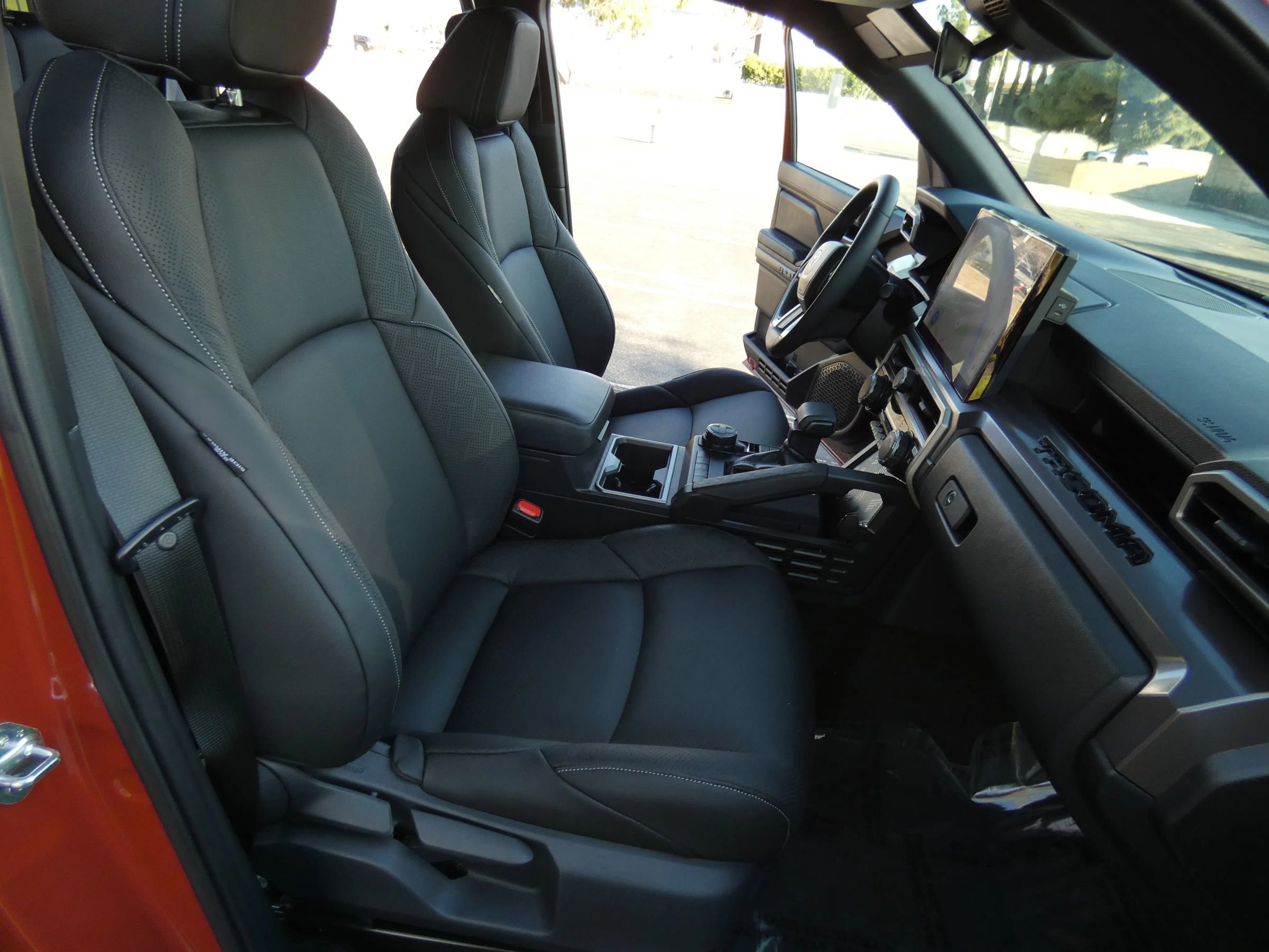 Used 2025 Toyota Tacoma TRD Off-Road image 34