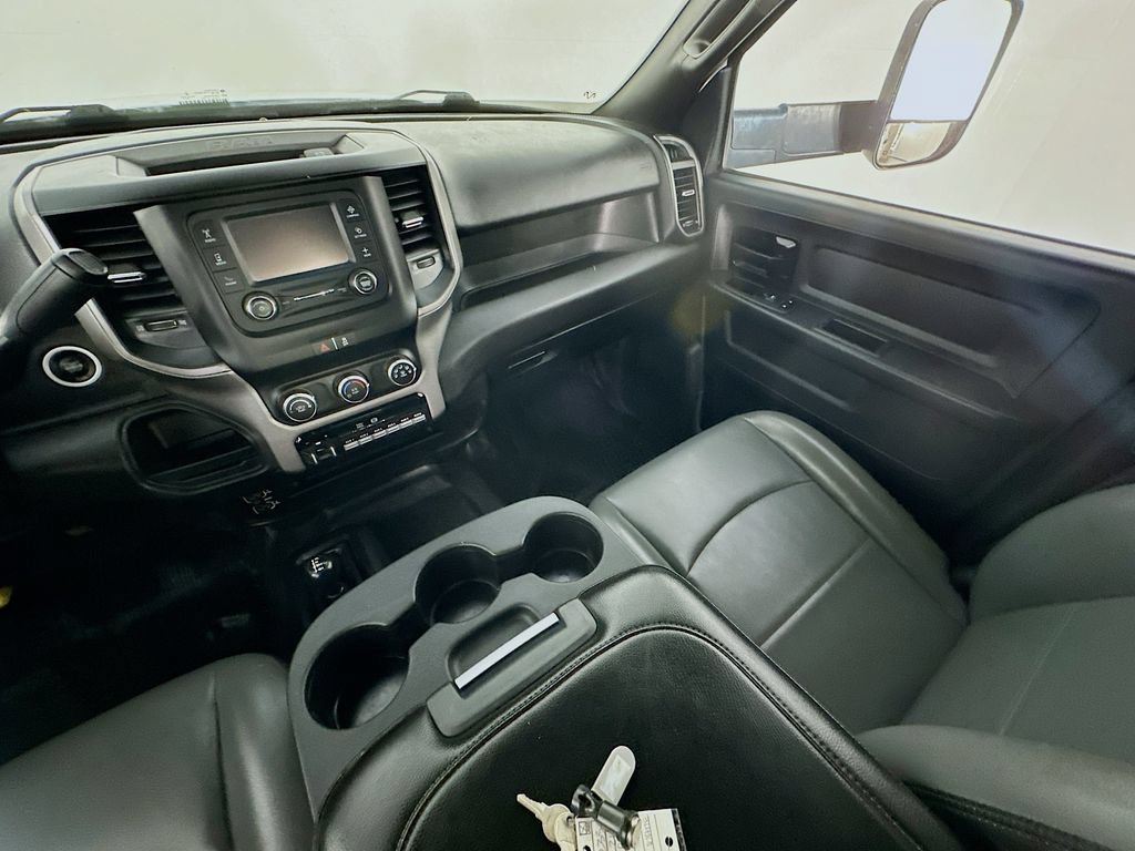 Used 2021 RAM 5500 Tradesman w/ Chrome Appearance Group AWD/4WD image 11