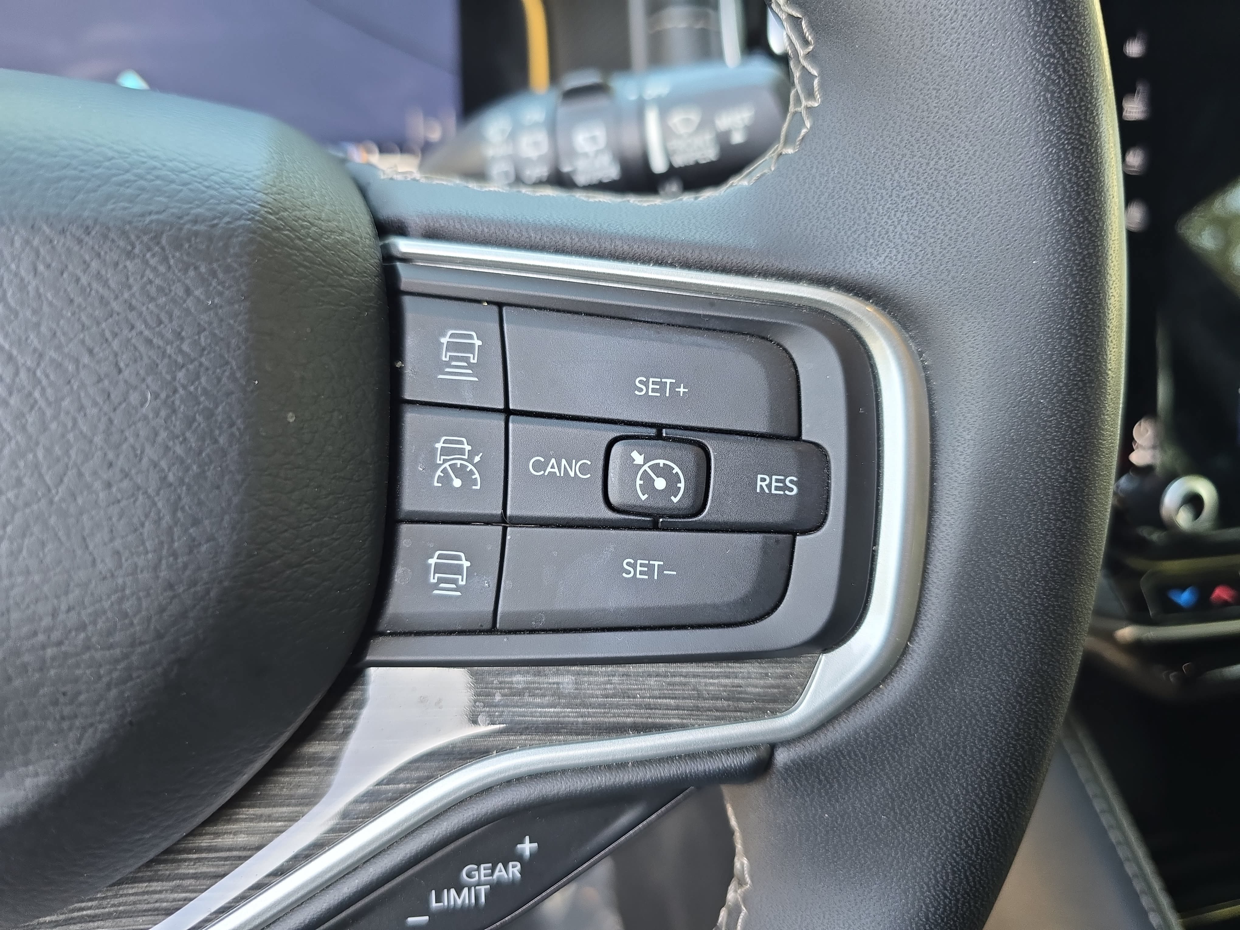 Used 2022 Jeep Wagoneer Series II w/ Premium Group I AWD/4WD image 18